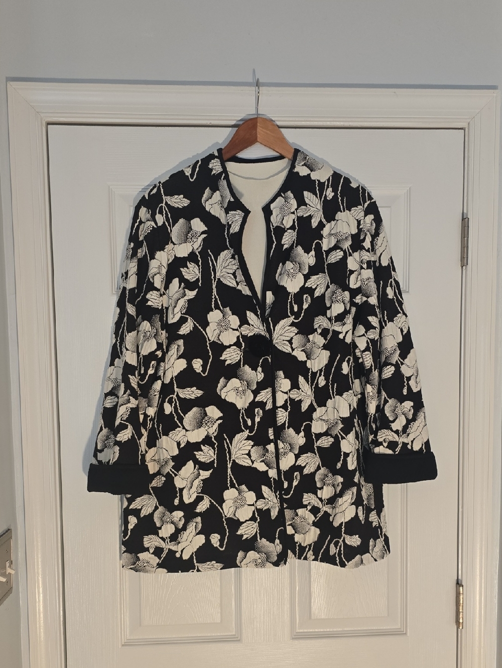 Black & White Floral Jacket w / BONUS